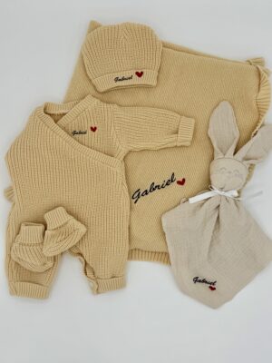 Ensemble pyjama brodé 3 pièces, doudou et couverture