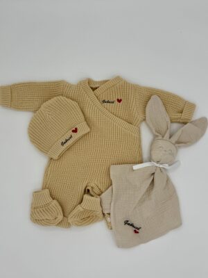 Ensemble pyjama brodé acrylique 3 pièces et doudou