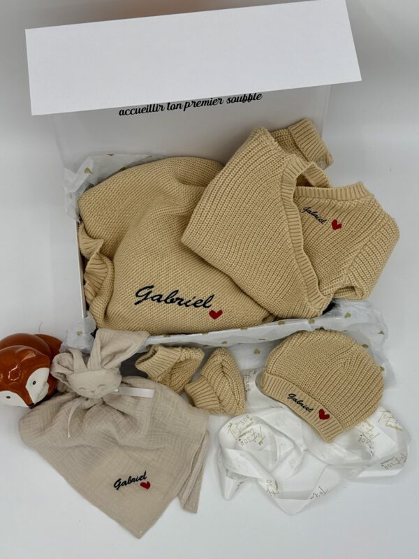 Ensemble pyjama brodé 3 pièces, doudou et couverture – Image 4